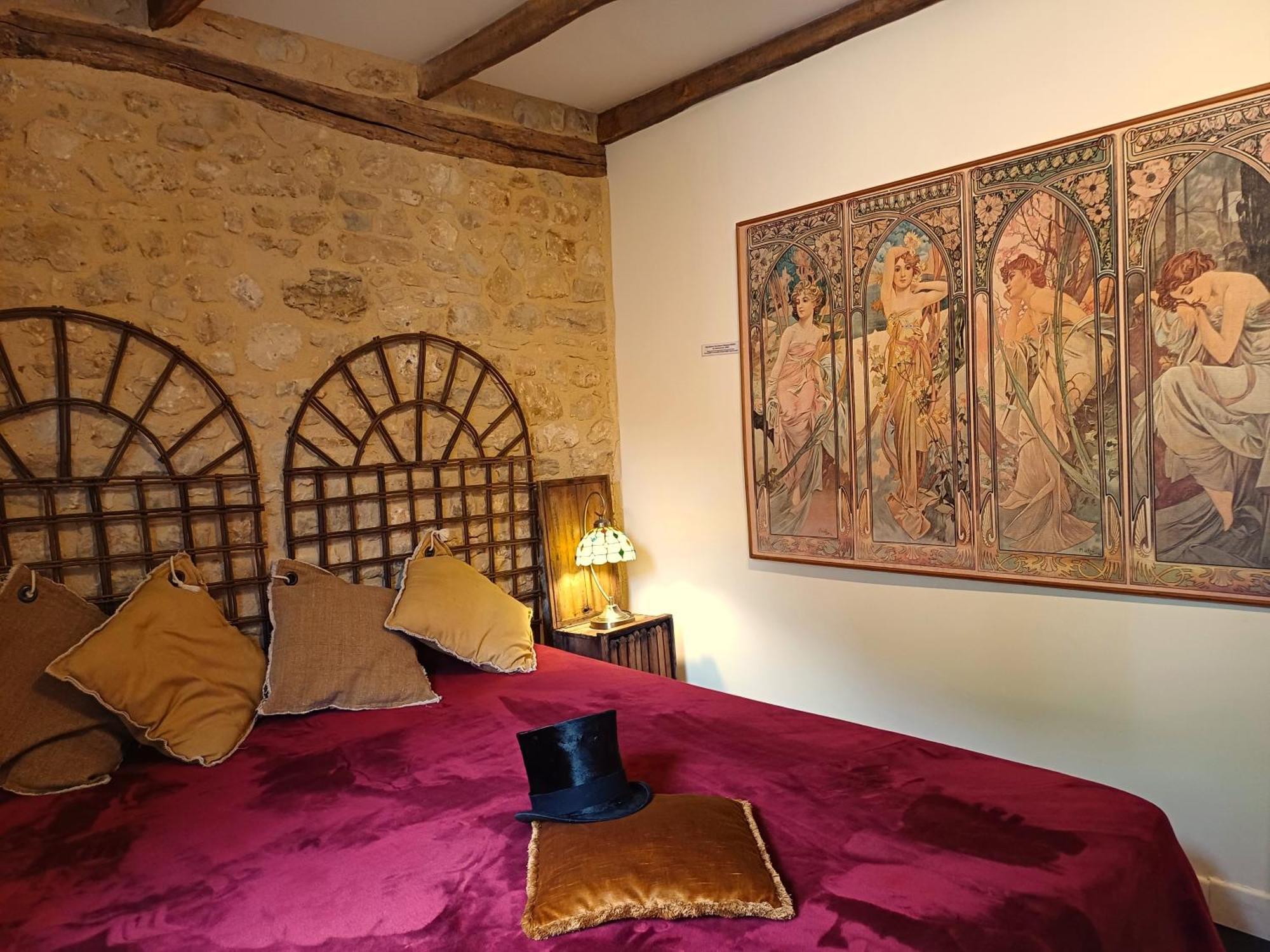 Au Pied Du Chateau - 5 A 11 Personnes - Baignade-Canoe-Piste Cyclable A 100 M Castelnaud La Chapelle Zewnętrze zdjęcie