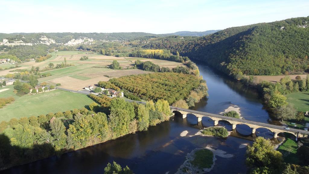 Au Pied Du Chateau - 5 A 11 Personnes - Baignade-Canoe-Piste Cyclable A 100 M Castelnaud La Chapelle Zewnętrze zdjęcie