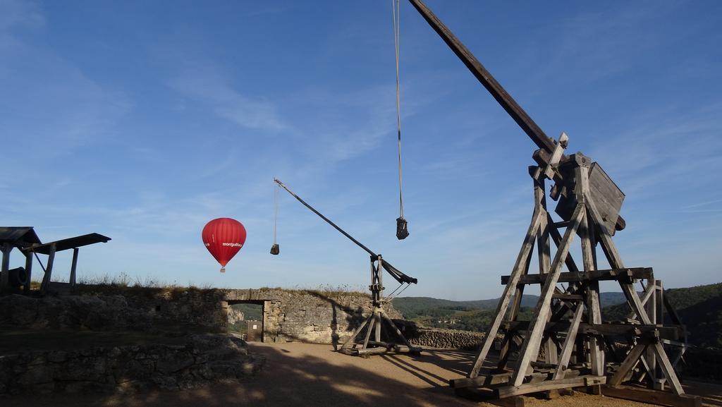 Au Pied Du Chateau - 5 A 11 Personnes - Baignade-Canoe-Piste Cyclable A 100 M Castelnaud La Chapelle Zewnętrze zdjęcie