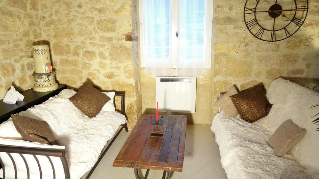Au Pied Du Chateau - 5 A 11 Personnes - Baignade-Canoe-Piste Cyclable A 100 M Castelnaud La Chapelle Zewnętrze zdjęcie